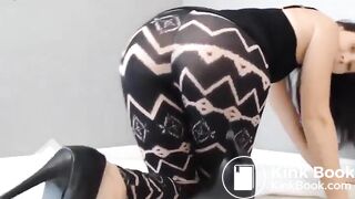 Cute brunette shits on all 4s