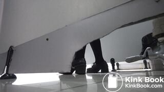 girl pooping in toilet - video 9
