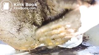 sexy Russian crapping and peeing - video 4