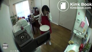 Maid's Shitting