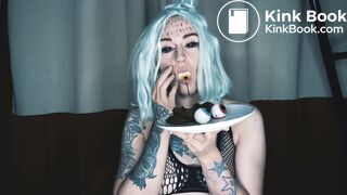 gorgeous and sexy Russian shitting - video 5