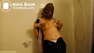 Girl pooping in pants and passing the shit in the face