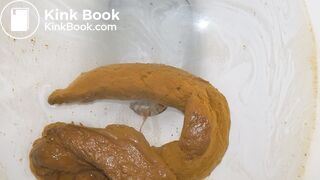 Korean girl shitting - video 3