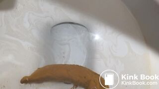 Korean girl shitting - video 3