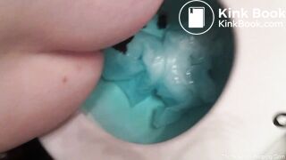 White girl pooping nice logd