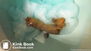 White girl pooping nice logd