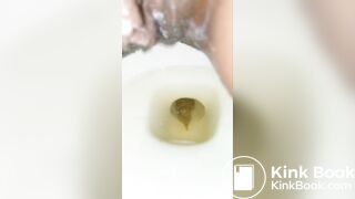 Ebony Shitting - video 4