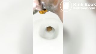 Ebony Shitting - video 4