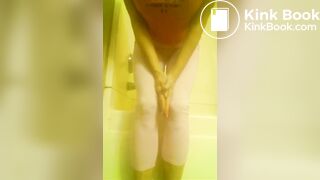 Poop in tights
