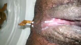 Ebony pooping - video 21