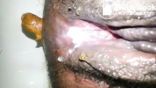 Ebony pooping - video 21
