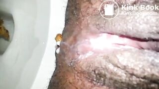 Ebony pooping - video 21