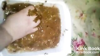 russian girl cooks coctaile