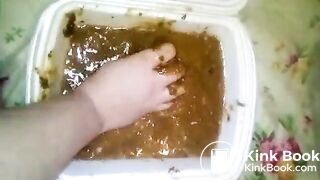 russian girl cooks coctaile