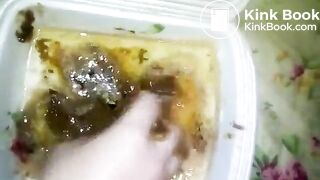 russian girl cooks coctaile