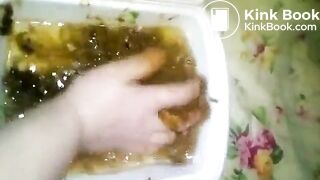 russian girl cooks coctaile