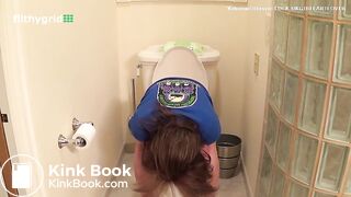 Sexy girl toilet diarrhea farting