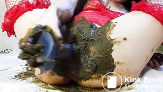 girl poops Masturbates her ass and shoves her shit in her pussy and gets an