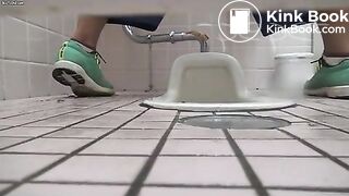 poop back shot - video 19