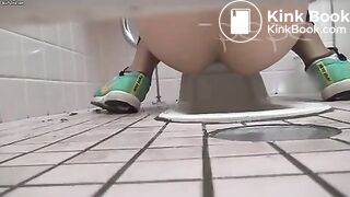 poop back shot - video 19