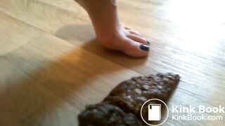 sexy girl shitting a lot