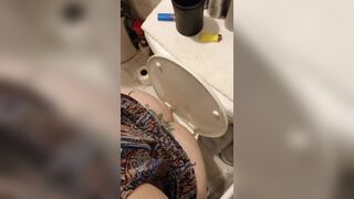 Mature Jiggly SSBBW Takes A Sloppy Shit 2