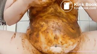 Smearing my warm shit on my body