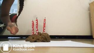 Woman shit a birthday cake