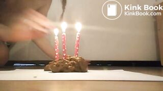 Woman shit a birthday cake