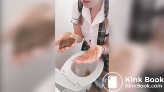 "schoolgirl" shits in toilet and rubs it on herself