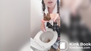"schoolgirl" shits in toilet and rubs it on herself