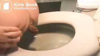 Latina pooping