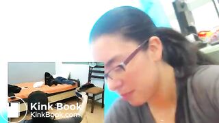 12-05-17 licks shitty dildo clean