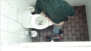 Woman has to go to the Toilet!