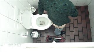 Woman has to go to the Toilet!