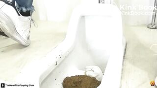 Desperate poop - video 8