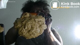 A mature BBW ebony drops a pile.