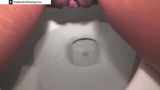 Girl toilet - video 4