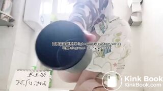 High-quality girls pooping in the toilet