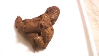 Hot girl pooping - video 4