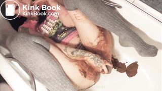 gorgeous and sexy Russian pooping and masturbating