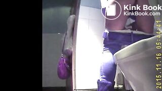 woman pooping on pornera - video 15
