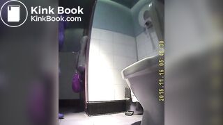 woman pooping on pornera - video 15