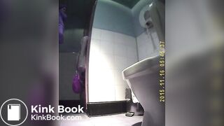 woman pooping on pornera - video 15