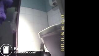 woman pooping on pornera - video 15