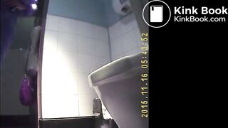 woman pooping on pornera - video 15