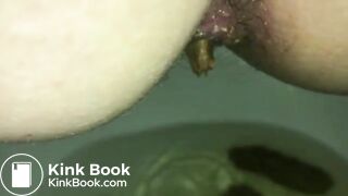 Big turd stuck in a sexy milf's ass