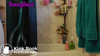 girl scat in bath - video 2