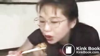 Cooking and eating pancakes with shit