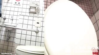 japanese girls shitting on toiet